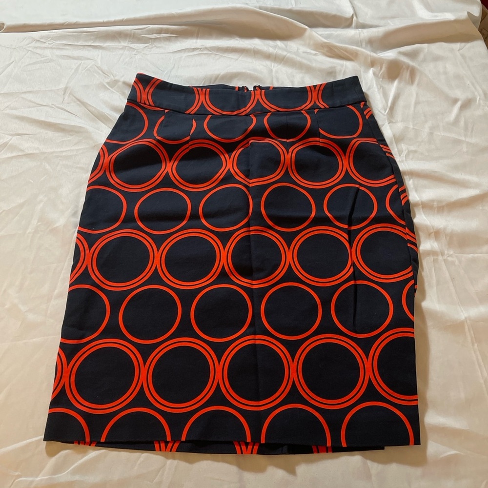 Patterned Fabric with Care Instructions - Picture 4 of 6